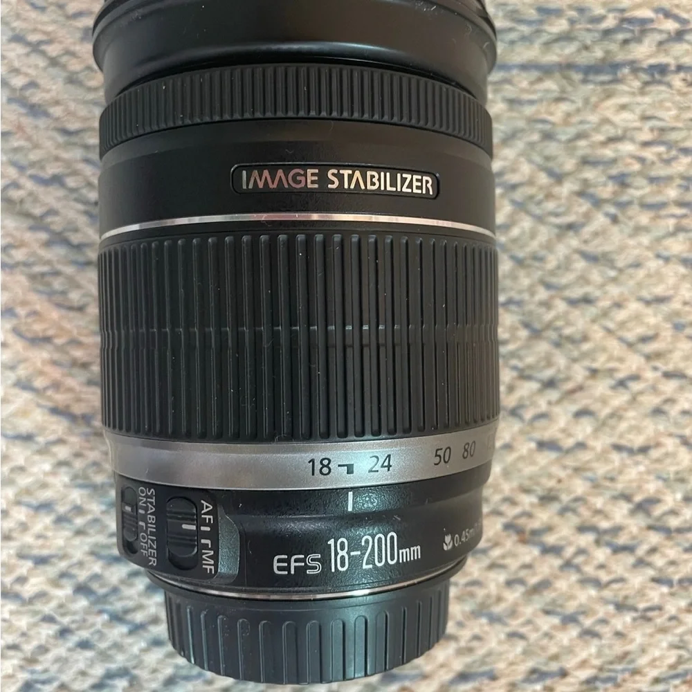 Lenses EFS 18-200 mm Image Stabilizer for Canon DSLR Camera. perfect condition